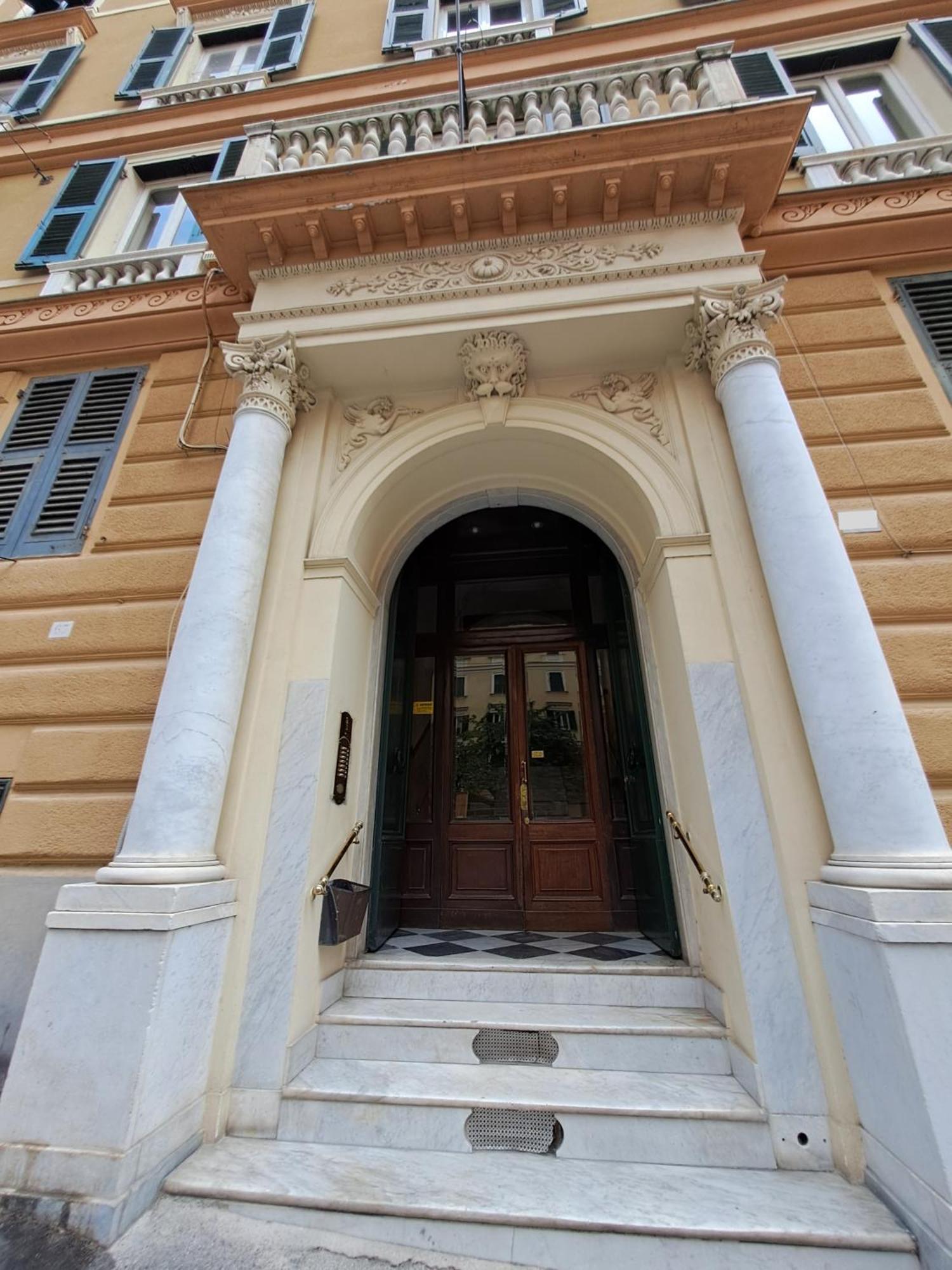 L'Alcova B&B, A Due Passi Dal Centro Genova Kültér fotó
